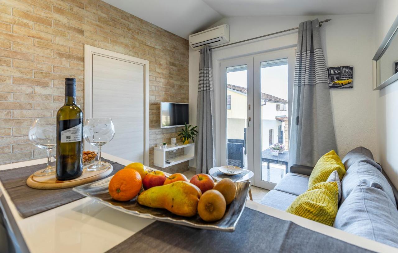 Apartments Denis 2 ميدولين المظهر الخارجي الصورة